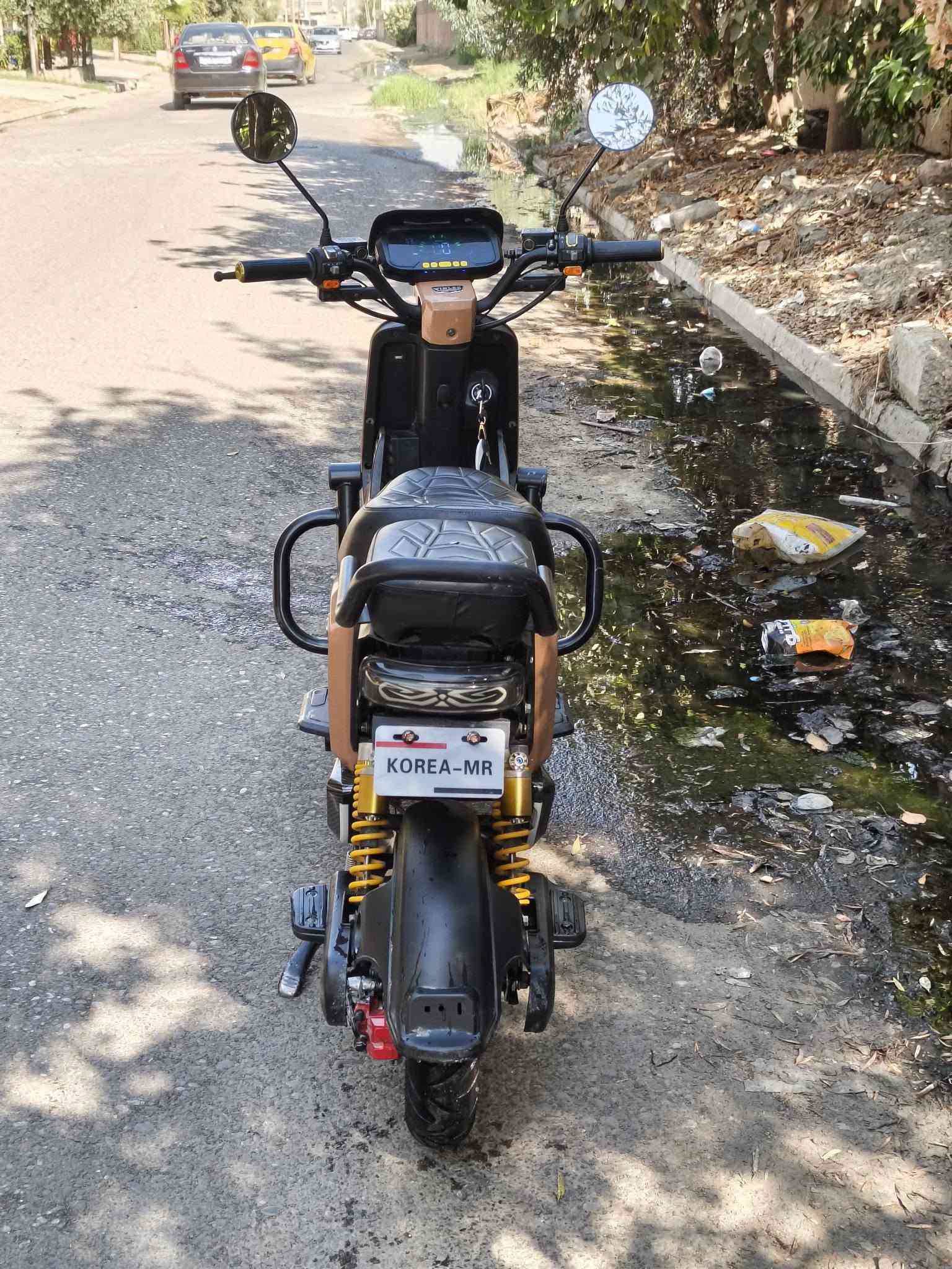 ماطور Rs9 للبيع
الماطور نظيف مابي شي كله شرط
خمس بطاريات 46 امبير سوبر كرافين شرط الفحص
اربع سرع 109
 فقط بي الفج الخلفي مكسور غير شي مابي
للستفسار
***********
واتساب
