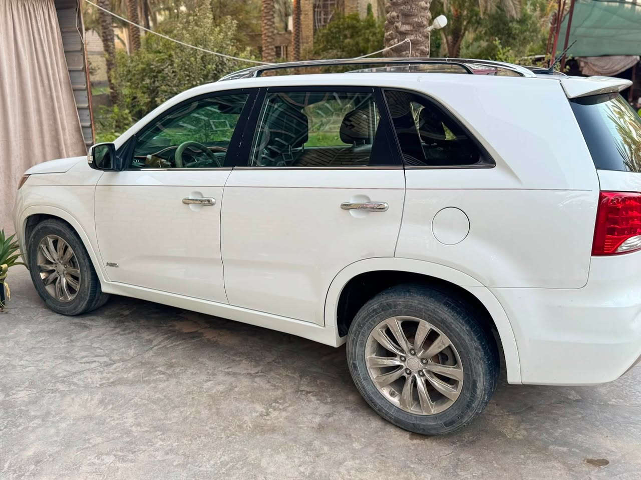 سلام عليكم 
مكلف بالنشر 
متاح سورنتو  موديل ٢٠١٢ دفع رباعي ٧ راكب 
وارد امريكي مكفوله من الحادث داخله كلين 
مكينه ٦ سلندر 
فول مواصفات 
كشنات جلد 
تحكم ستيرن 
فتحه بنرامه 
كير مكينه مكفول 
تبريد مكفول 
رقم مميز 
السعر ١٧٠ ورقه 
مكان السياره كربلاء البوبيات 
رقم راعي السياره (*********** )
ملاحظه ( بيه فقط الرصعات بدايت البنيد والسياره احله من الصور )
