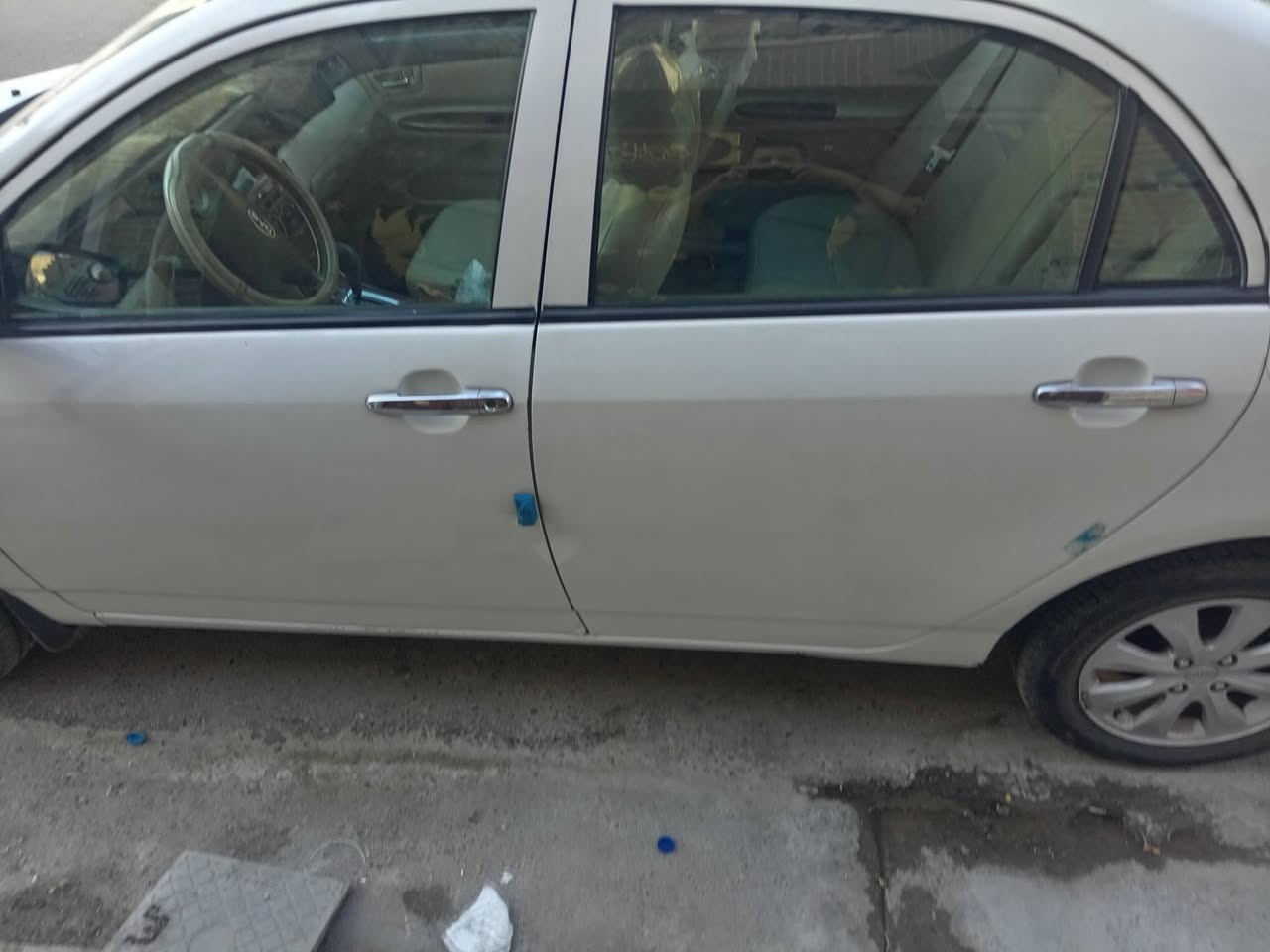 اف ثري موديل ٢٠١٢ سياره جاهزه حلوه مناقصهه شي بس كمبريسر لطش عندي قبل كم يوم رقم بعدادانكليزي سعر ٥٥ بغداد مدينه الصدر ***********
