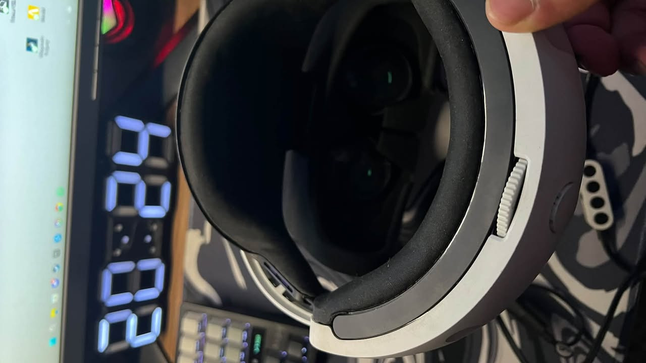 السلام عليكم
للبيع *PSVR* 🎮🔥

نظارة واقع افتراضي PlayStation VR بحالة ممتازة، استعمال خفيف ، وياها كل أغراضها الأصلية (الكاميرا + الأسلاك + الجهاز + يداتها الاصلية) .

تشتغل على بلايستيشن 4 و بعض الالعاب من البلايستيشن 5 و مجربة 100% بدون أي مشاكل 💯.

مناسبة للألعاب والتجربة أول مرة بالـ VR 👌

السعر: (220 الف) وبيها مجال.

الموقع: (بغداد - حي الجامعة)

للتواصل خاص 📩 أو واتساب :
***********

نظيفة حيل و استخدام قليل 🔥
