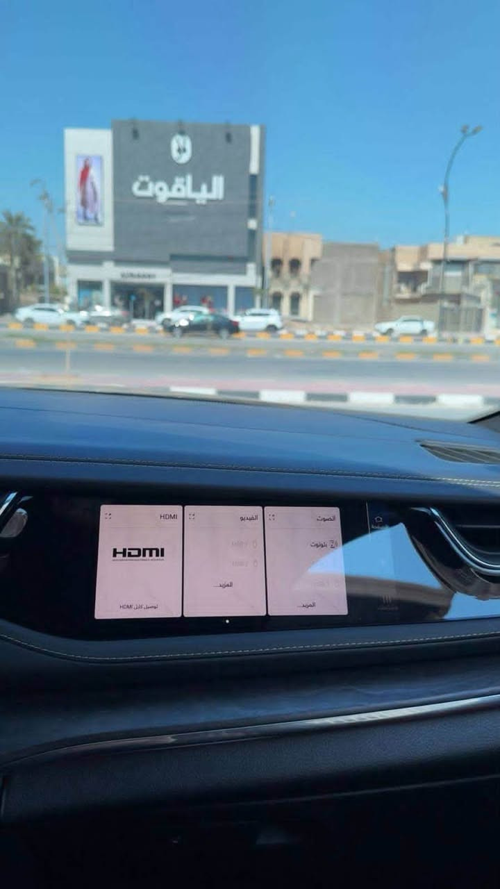 سلام عليكم جيب اوفرلاند شركة هارلم
الموديل:2023 (خليجي)
العداد: 64الف كيلو متر
المحرك: 3.6 لتر 6 أسطوانات (V6)
القوة الحصانية: 293
عزم الدوران (نيوتن-م): 352
ناقل الحركة: اوتوماتيك 8 سرعات

المواصفات:
*نظام دفع رباعي 4X4 متطور
*نظام التعليق الهوائي (جكات)
*فتحة سقف بانوراما
*الصندوق كهربائي بخاصية الفتح باستشعار القدم او البصمة
*ويل قياس 20 انج
*شاشة عرض لوحة القيادة على الزجاج الأمامي (داتا شو)
*شاشة التحكم الرئيسية لمس بنظام Uconnect 5 بقياس 10.1 انج مع نظام ملاحة
*شاشة القيادة الرقمية بقياس 10.25 انج
*رادار تفاعلي مع خاصية التوقف والانطلاق
*نقطة العمياء
*تحذير الخروج عن المسار
*نظام المحافظة على البقاء فى المسار
*نظام التعرف على اشارات المرور
*خاصية المساعدة على التوجية فى التقاطعات
*حساسات امامية وخلفية
*كاميرات 360 للرؤية المحيطية
*كاميرا رؤيا ليليه
*المرآة الداخلية مزودة بشاشة لعرض الكاميرا الخلفية
*مانع تصادم خلفى
*نظام القيادة شبه الذاتية
*مقصورة الركاب من الجلد الفاخر
*المقاعدة الامامية كهربائية ومساج وذاكرة
*المقاعد الامامية مبردة ومدفأة
*المقاعد الخلفية مدفأة
*نظام ابل كار بلاى و اندرويد اوتو لاسلكي
*نظام صوتي فاخر 9 سماعات من ALPINE
*دخول ذكي (بصمة)
*نظام التشغيل عن بُعد
*مرايا خارجية قابلة للطي كهربائيًا مدفئة
*مصابيح أمامية أوتوماتيكية مع مصابيح نهارية وكشافات ضباب LED
*نظام التحكم التلقائي في الضوء العالى
*دواسات جانبية
*ماسحات زجاج أمامي حساسة للمطر
*شاحن هاتف لاسلكي
*انماط قيادة متعددة رياضية وللطرق الوعرة
*وسائد امان هوائية أمامية/جانبية/ خلفية.     المکان :البصرة / الاتصال رقم : ***********
