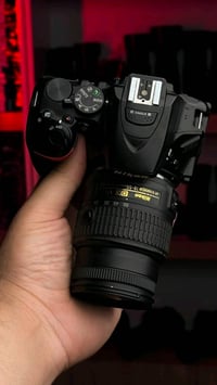 نيكون 5500D • عدسة 18-55 • كامل ملحقات