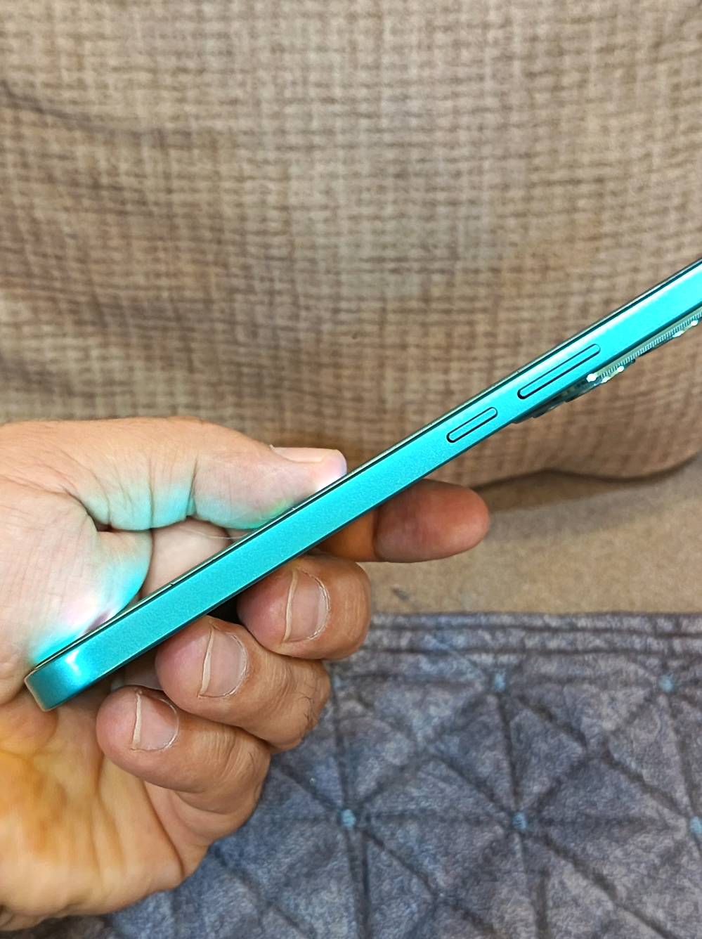 هونر اكس 8C الجهاز نظيف ذاكرة ٢٥٦ والداخلية ٨ الشاشة اموليد بدون ملحقات فقط كفر الجهاز بي السماعه مال نغمات مو اتصال بيهة شوية خنة للامانه اذكر هذا الشي مكاني بغداد حي جميله *********** السعر ٢٢٥ بي مجال