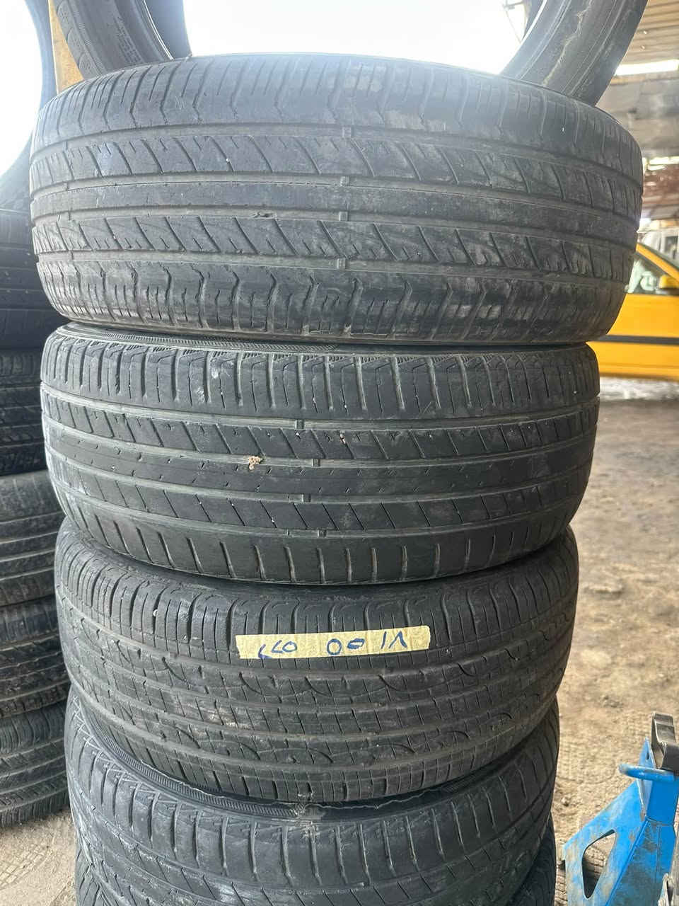 السلام عليكم وجبه تايرات 16/17/18 سعر الزوج مع الشد 40بغداد الرشاد مقابل باب القاعده ***********
