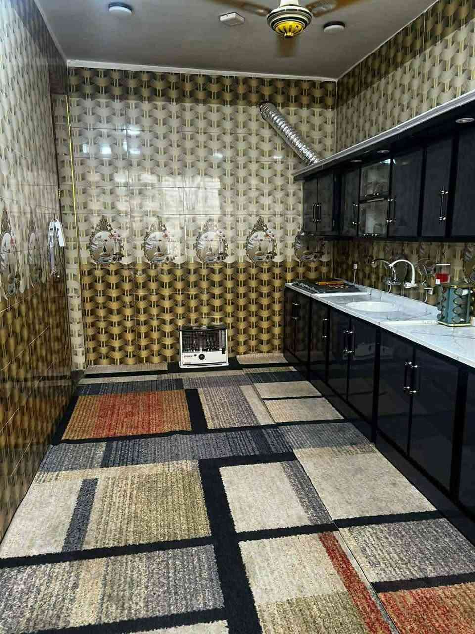 بسم الله الرحمن الرحيم
دار للبيع 🏘️ 

المساحه 200 متر 

بناء درجة أولى 

يحتوي البيت على 

غرفتين نوم 

استقبال ضيوف 

صاله 

مطبخ 

حمامات 

الموقع گاع الزكندري 

شارع المدرسه 

يبعد عن الشارع 15 متر 

الاستفسار أكثر 
يرجى مراسلة الصفحه 
أو الاتصال على الرقم التالي 

  ***********
