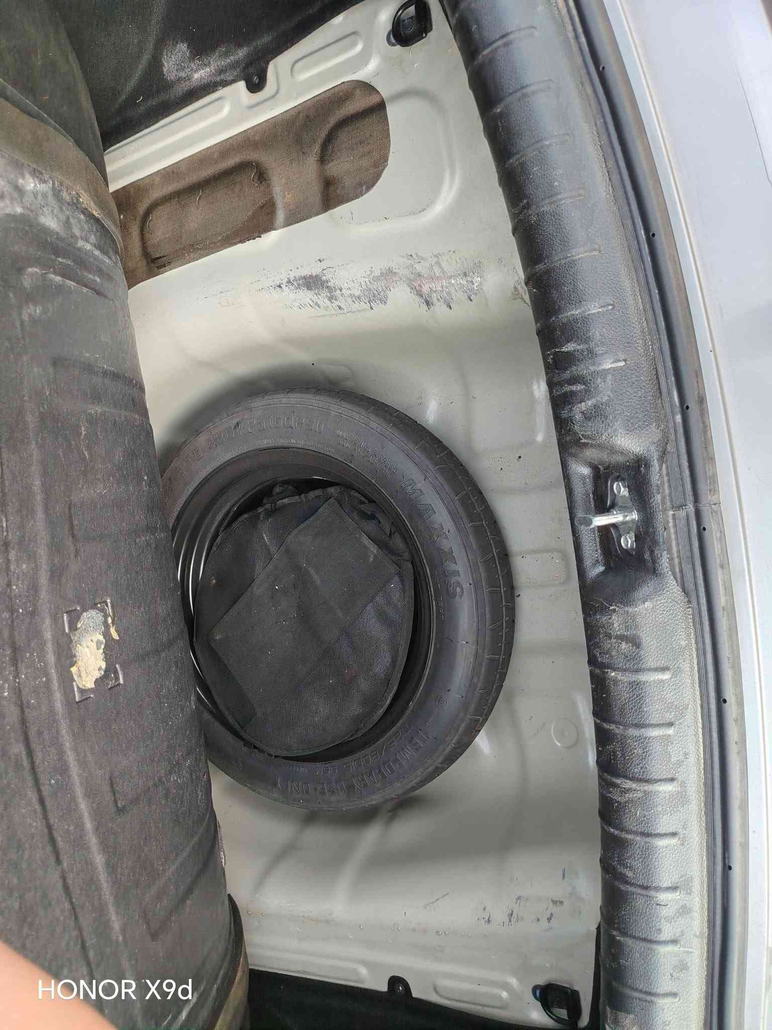 سلام عليكم كيا ريو
٢٠٢٣ ماشية ٥٨ الف 
سعرها 112
 سيارة بحالة جيدة  جداً
مواصفات تحكمات جهتين
٣ انضمة قيادة
حساس إطارات
شاشة أبل كار بلي
تراكشن مانع تزحلق 
منفذ يو اس بي 
بدون ايرباك
بيها قطعتين صبغ بنيد وقبق جنطة جزاء صبغ
مكاني بغداد دورة او كرادة
***********  واتس 
***********

نص مكتوب في الصور:
- HONOR X9d