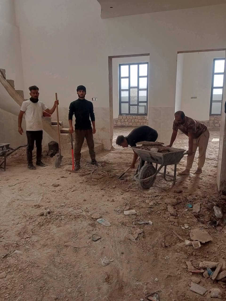 *********** 📞سلام عليكم  / يوجد كادر عمل جاهز/ تصعيد مواد/ تنضيف بيوت/ تفليش/ تكشيط/ تنضيف حدائق/ دفن نهري  / شقلنه ليل ونهار   /ومعداتنه جاهز/ ماعليك بس تصال على رقم  وسياره تجيك للبيت     ***********
