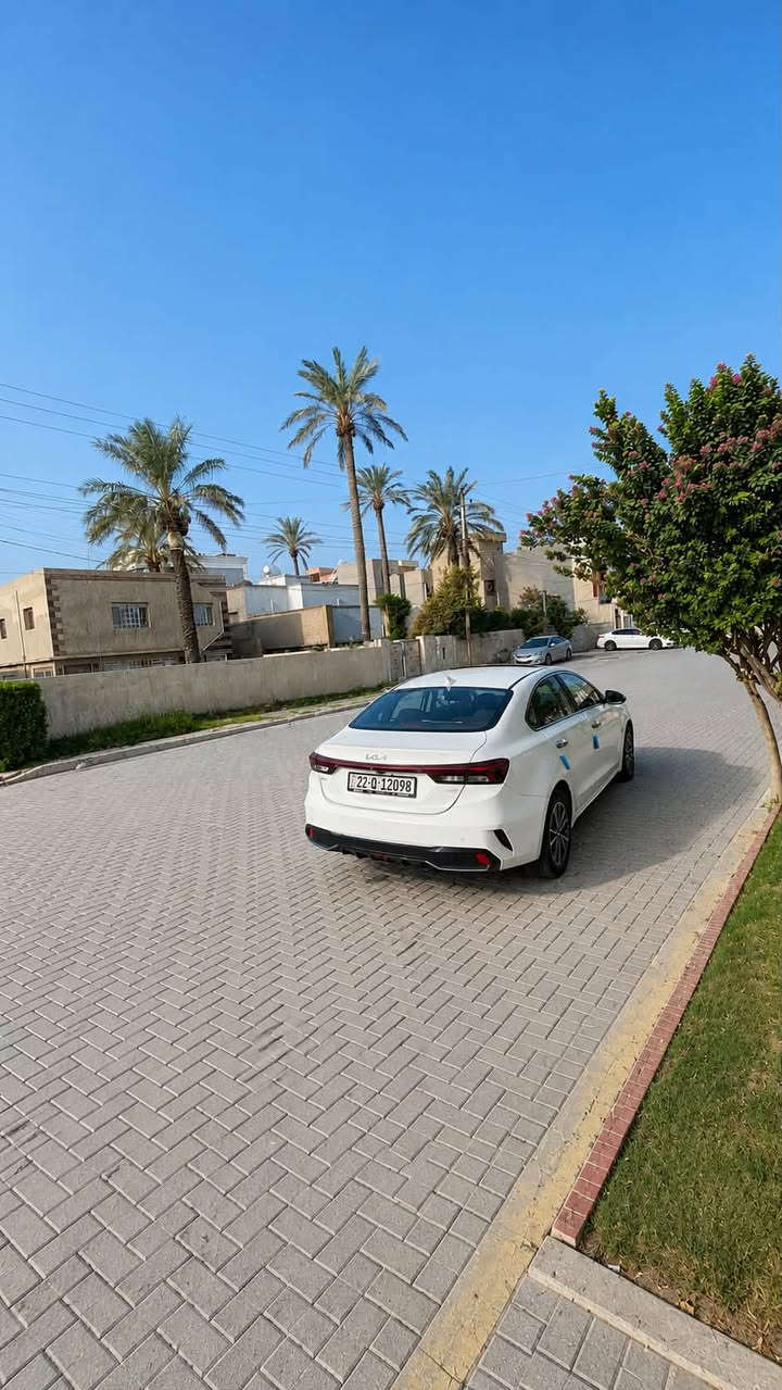 سلام عليكم
كي3 للبيع 2024 

محرك 1500 دبل نوزل 

ماشيه 48

فول 

بصمه 

فتحه 

شاشه 

كامره 

حساسات خلفيه

لد امامي 

لد خلفي 

اشاير ترحيب 

كشنات جلد

بيها بارد بلبنيد اربع اصابع

السعر: 135 وبيها مجال

المكان: بغداد حي الجامعه

الاستفسار / ***********
