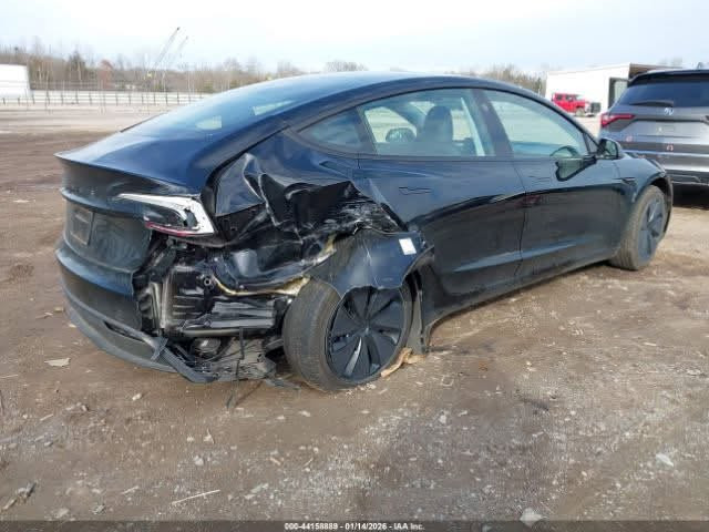 🚗🚗🚙تسلا 3 لونك رينج موديل. 2025 ترقيم جديد. حادث. جاملغ. خلفي.  بدون ارباك. صور حادث مرفقه السعر 195 ورقه مكان بابل 🚗🇮🇶

نص مكتوب في الصور:
- 000-44158889 - 01/14/2026 - IAA Inc.
