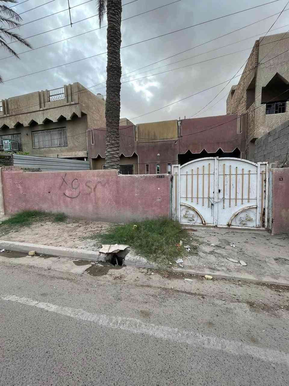 عقيل الشحماني ٢٧ آب • ٢٠٠م • طابقين