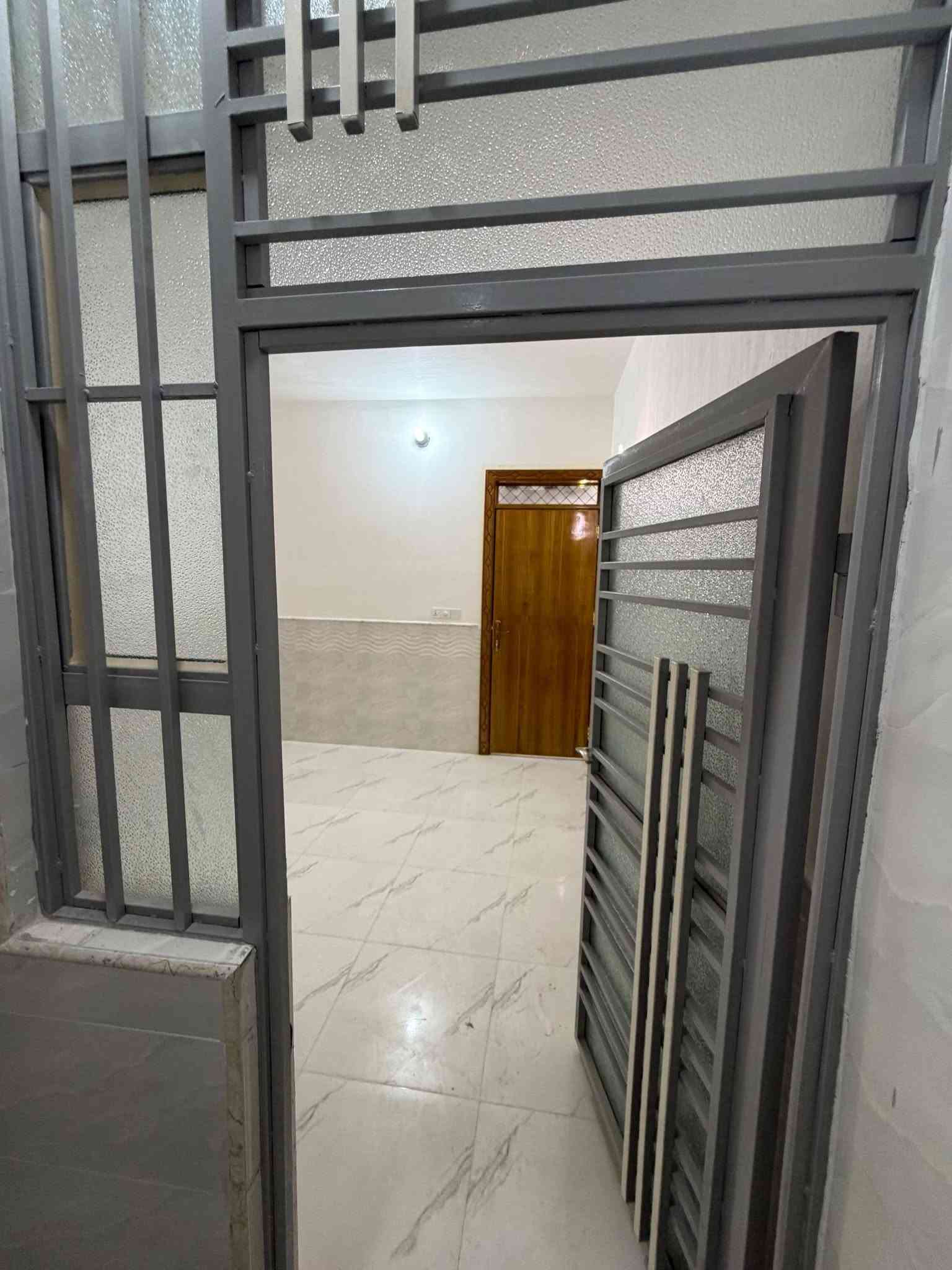 كربلاء  مجمع سيد اسماعيل السكني 
٥٠متر طابق واحد السعر ٣٣ مليون 
سند٢٥ إقرار محكمه مداور باسم المشتري 
***********
***********
يبعد عن لامام الحسين ١٠دقائق بلسيارة
