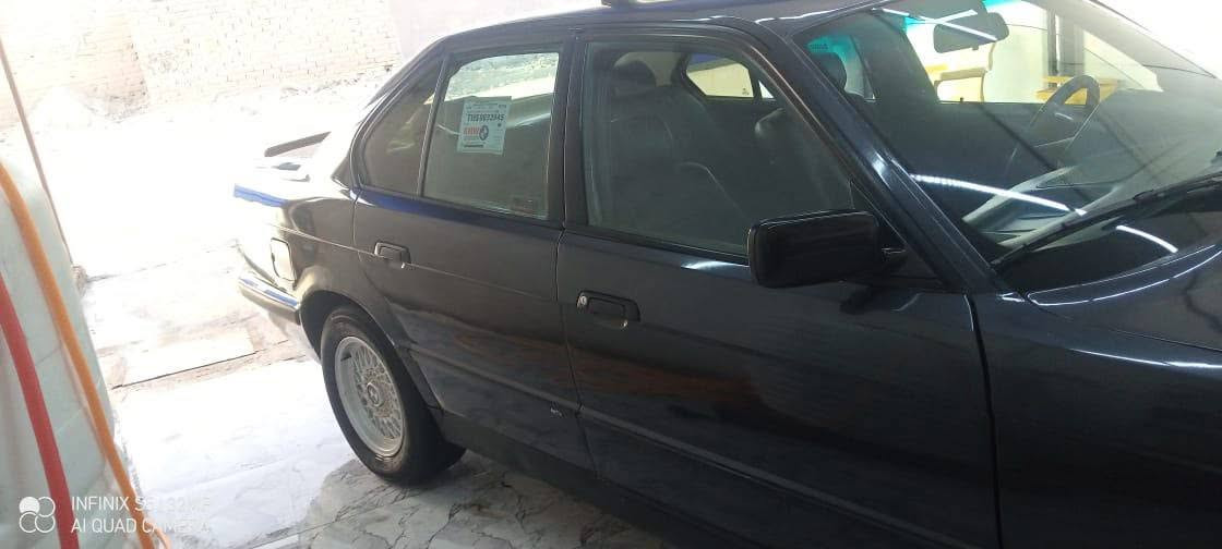 #BMW
#موديل:1991.
#مواصفات:فتحه.كشنات جلد.تبريد قطعتين.
#رقم:دولي الجديد.امداور ثاني يوم.
#محرك:6سلندر.
#اللون:اسود.
#ملاحظة:سيارة نضيفه جداً وأحلى من الصوره تبريد شغال ثلج.كيرعادي. #كفاله:كير ومكينه والعيب الشرعي. سيارة نعمه من الله سياره مامتعوبه البدي كله كاعد موس محرك كير انظاف. السيارة للبيع او المراوس حسب القناعه.
#السعر:53وبيها مجال للطيبين. 
#العنوان:ناصريه مركز.
#الرقم:***********.

نص مكتوب في الصور:
- INFINIX S5 | 32MP AI QUAD CAMERA
- INFINIX S5 32MP
- AI QUAD CAMERA
- INFINIX S5 | 32MP