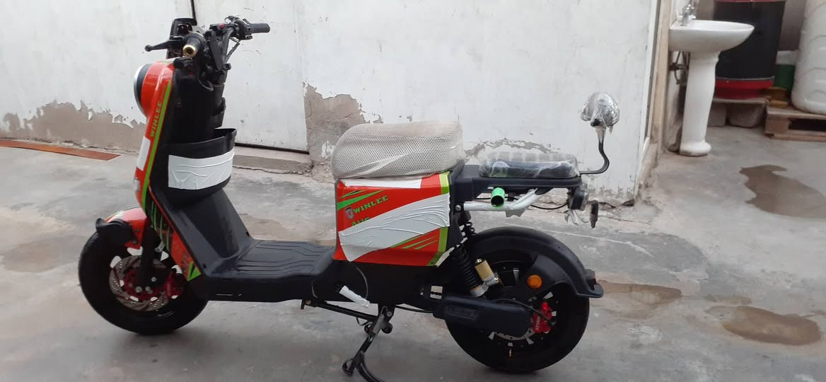 سلام عليكم دراجه R11 لببيع موديل 2025 خمسه باتري الدراجه ما متعوبه السعر ٤٨٠ بيها مجال بصيط الرقم ***********
