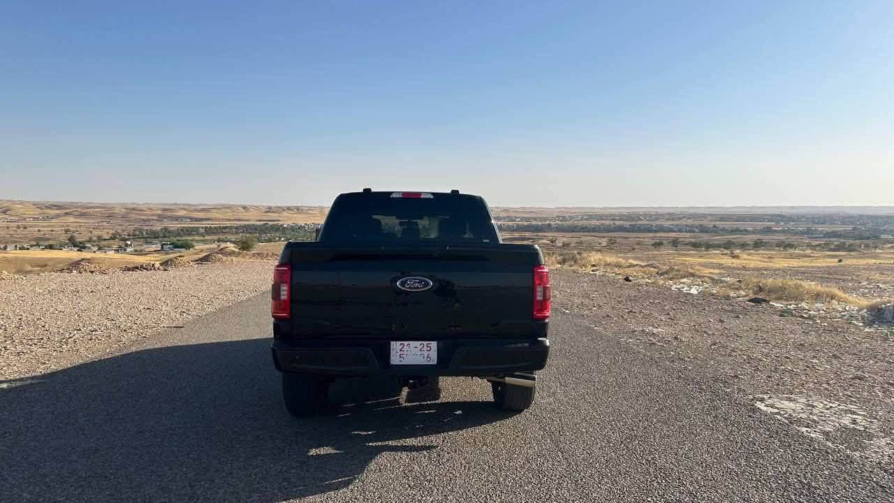 سلام عليكم للبيع فورد اف 150 Xlt  للبيع
موديل2023
رقم السياره سليمانيه /متواجد في ديالى
اللون اسود 
باب طويل / بدي قصير 
كير اوتاماتيك  ١٠ نمر 
كشنات كهربائيه سائق والبصفه
تسخين مقاعد
شاشه جبيره تدعم ابل كار بلي واندرويد اوتو 
تبريد  ثلج
كير مكينه شرط 
محرك 5000
8 سلندر  
ماشي  55 الف
كامرات ٣٦٠
رادارات كامله امامي خلفي 
رادار نقطه عمياء 
كامره  خلفيه البچم كبس 
 حادث بسيط جدآ بدون صبغ 
السياره ابلادي  
للاستفسار : ‭***********
