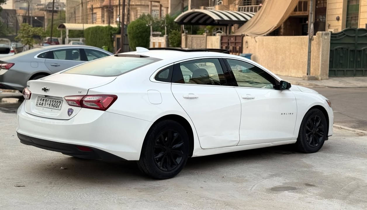 السلام عليكم  شفروليه ماليبو2023 للبيع او المراوس BYD/النترا/كورلا/
🔴🔴🔴🔴🔴🔴🔴🔴🔴

شفروليه ماليبو 2023 (LT2 بلاك توب) - فول مواصفات
للبيع أو المراوس (بي واي دي / النترا / كورلا)

المعلومات الأساسية:

الموديل (سنة الصنع): 2023

المسافة المقطوعة: 43 ألف ميل

المحرك: 1500 توربو

ناقل الحركة: گير 7 سرعات

المواصفات العالية:

داخل أوف وايت ملكي ونظيف جداً

تدفئة كشنات

تبريد قطعتين + تبريد مناخي (منفصل)

شاشة كبيرة نظام (إيباد) لمس

كاميرا خلفية دوارة

بصمة تشغيل + بصمة بيبان + بصمة جنطة

نظام التشغيل عن بعد

تحكم ستيرن متكامل + مثبت سرعة + تحكم صوتي

نظام رادار وحساسات أمامية + نظام هوت ستوب

نظام AutoStop الذكي لتوفير الوقود

منافذ شحن متطورة USB و Type C

ويل كب حجم 19 الأصلي (مال فئة بريمر)

تفاصيل الحادث والضرر (للأمانة):

السيارة وارد أمريكي (أنا المستورد المباشر للسيارة).

الضرر: جاملغ وبنيد فقط، وبدون أي ضرر بالدواخل نهائياً.

الأيرباك: مرجع سيستم شركة بالكامل.

ملاحظة إضافية: يوجد طخة بسيطة في الباب (بعدها ممصلحة) كما هو موضح بالصور.

للأمانة: السيارة بوضعية ممتازة جداً، ومن يوم الذي اشتريتها ما فاتح بنيدها (ما تحتاج أي مصاريف).

السعر: 125 ورقة (وبي مجال طيب للشراي)

الرقم: سليمانية (تحويل ثاني يوم مباشرة باسمك)

للتواصل والاستفسار:

رقم الهاتف: ***********
