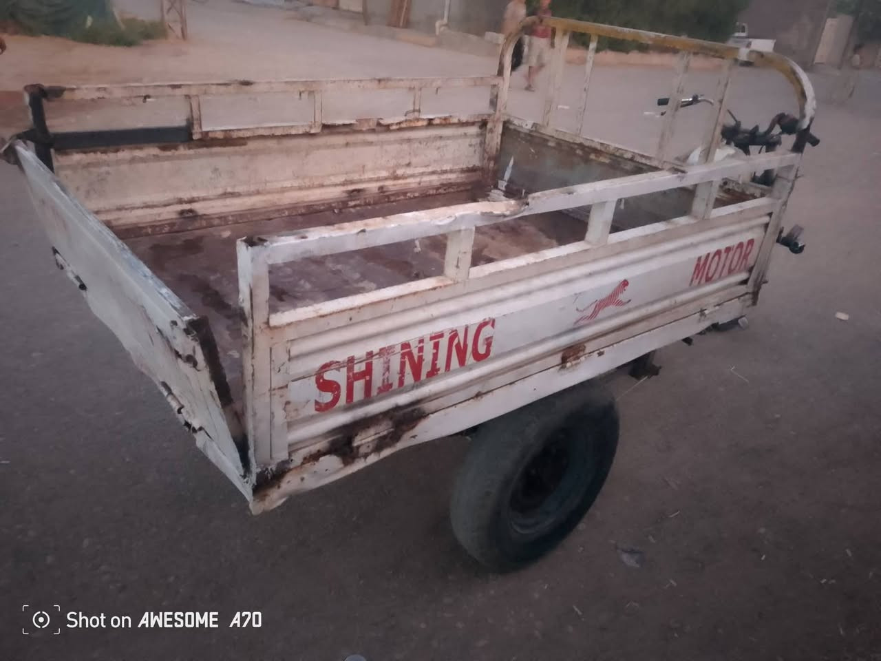 ستوته للبيع موديل 14محرك 17ستوته مال شقل نص هندر نشاط فول شاصي اكسن ركبه كله شرط ستوته جدام عينك سعرهه 450بيهه مجال خابر ولل ‏‪***********‬‏مكلف بل نشر

نص مكتوب في الصور:
- Shot on AWESOME A70