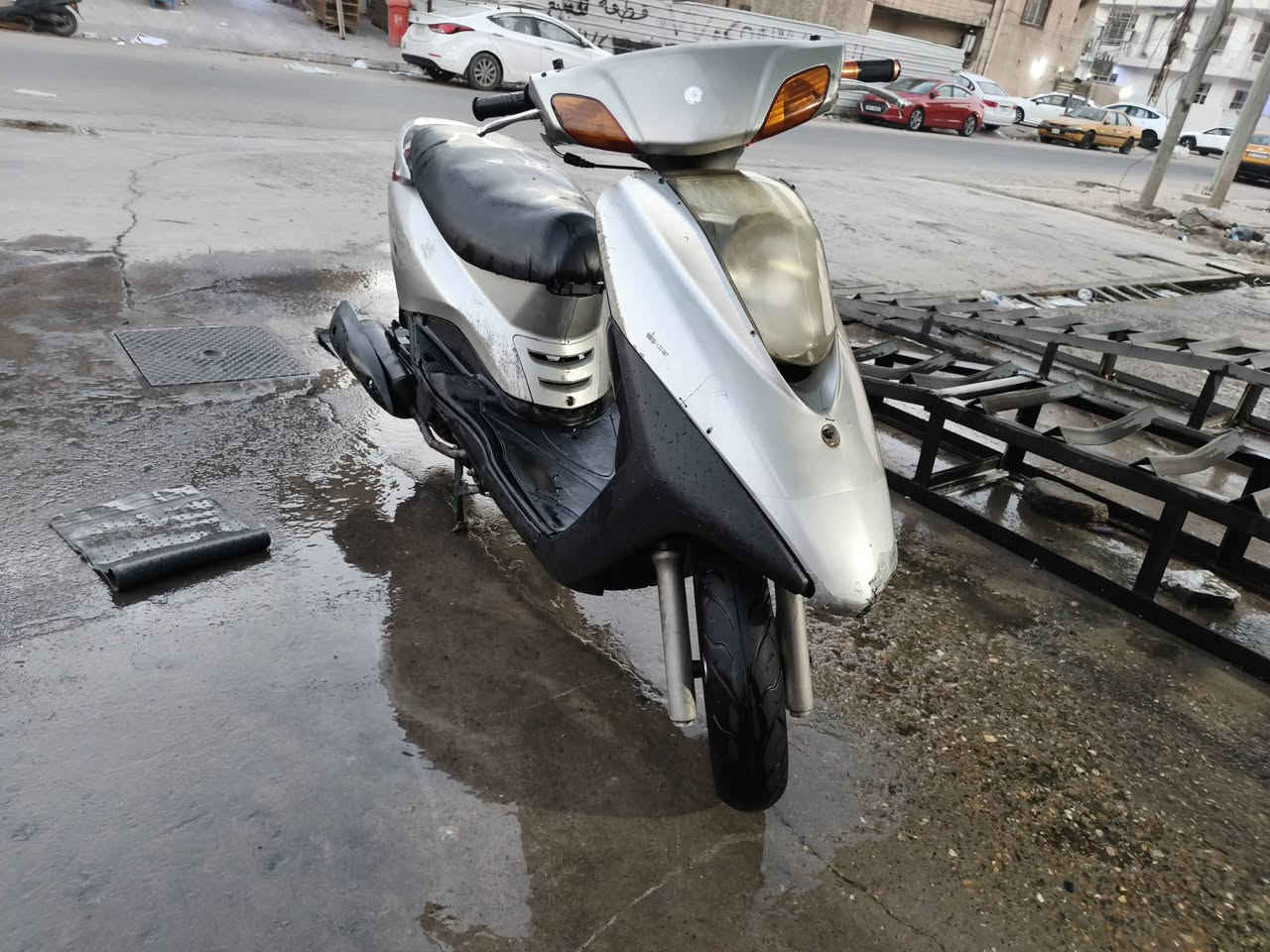 سلام عليكم دراجه بريز سرعه ١٤٠ محرك خير من الله نكره بكل وقت شلعه ومعدل لانضوح لاتبخير لاتنقيص كهرباءيات كلها شغاله تايراتها جدد كفرات بلاديه دوشمه جديده بريكات خلفي وامامي دراجه مكفوله من اسرقه تاخذها من البيت واسويلك مكاتبه  دراجه خير من الله رايدها ب٣٧٥ وبيها مجال مكاني بغداد البلديات لتواصل ***********
