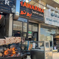 مطعم • شارع الابداع • مع عمال
