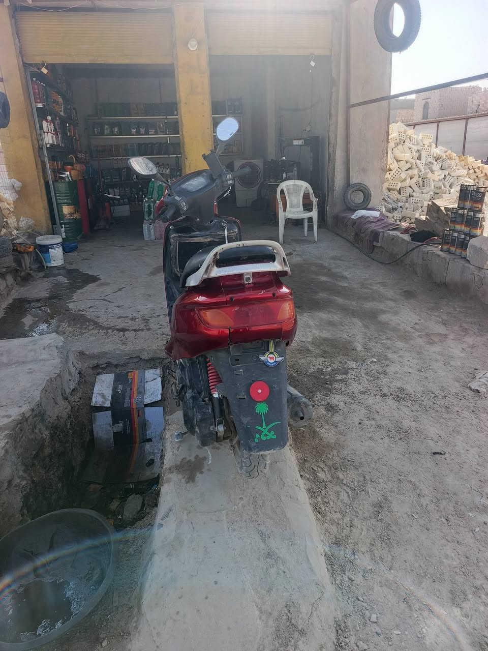 دراجه فراشه للبيع كفاله عامه كهربائيات كله شغاله سلف هندر
سعر 425وبيه مجال للطيبين 
مكان القاسم ***********

