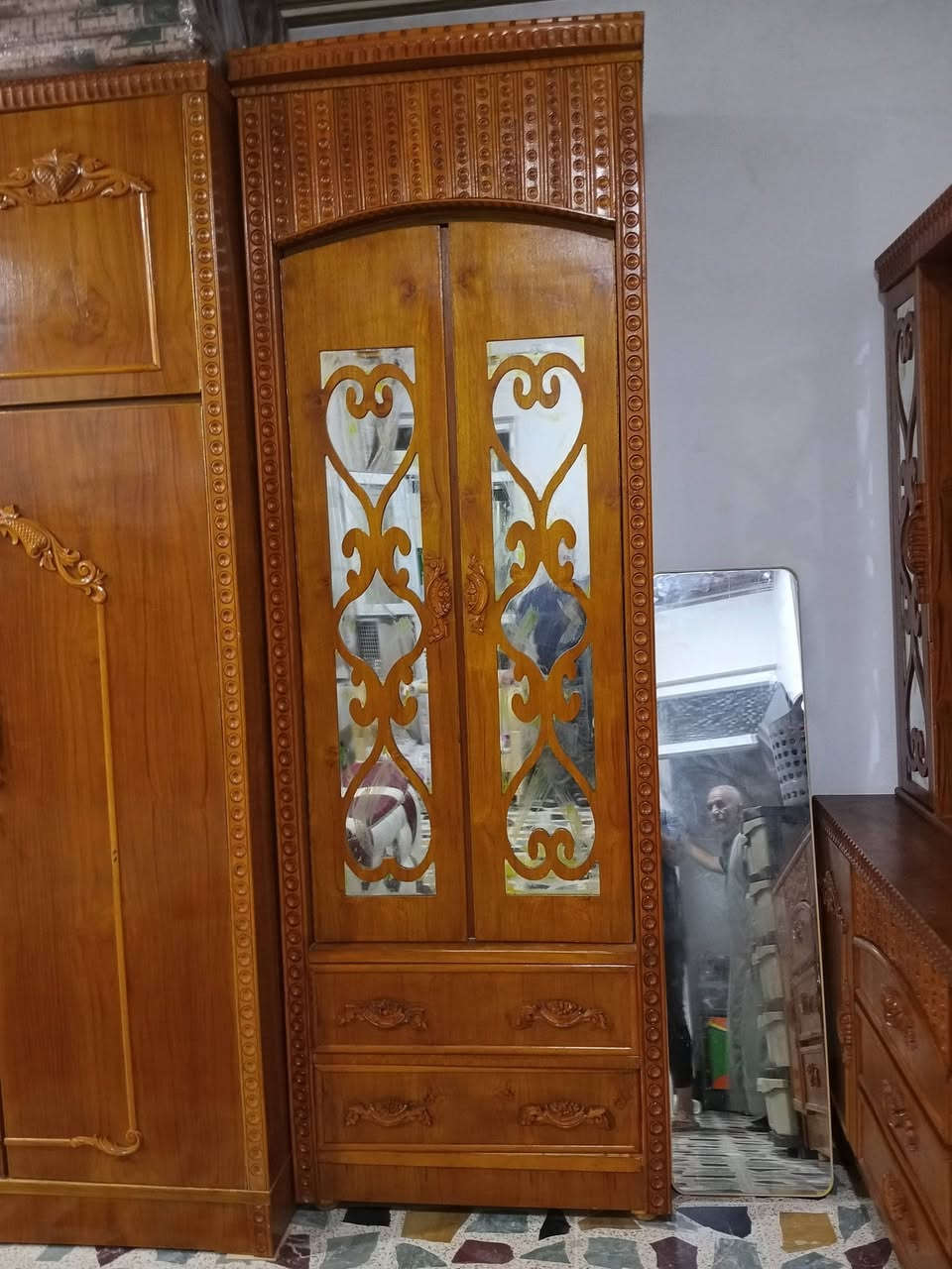 غرفه نوم مستعمل للبيع السعر 850الف وبي مجال 
تخت طفل طابقين مستعمل خشب ثقيل درجة اولى السعر 250قفل قفل 
العنوان الموصل الرشيدية سايدين قطاع السادس قرب اول استدارة قرب المقبرة الاستفسار الاتصال على الرقم او الواتساب والواتساب فقط بالليل مفتوح 
***********
***********

