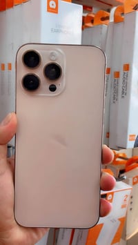 * ايفون 📲 16 برو ماكس * لون دزيرت مميز  * بطاريه🔋91 * ذاكره 256  * شرق...