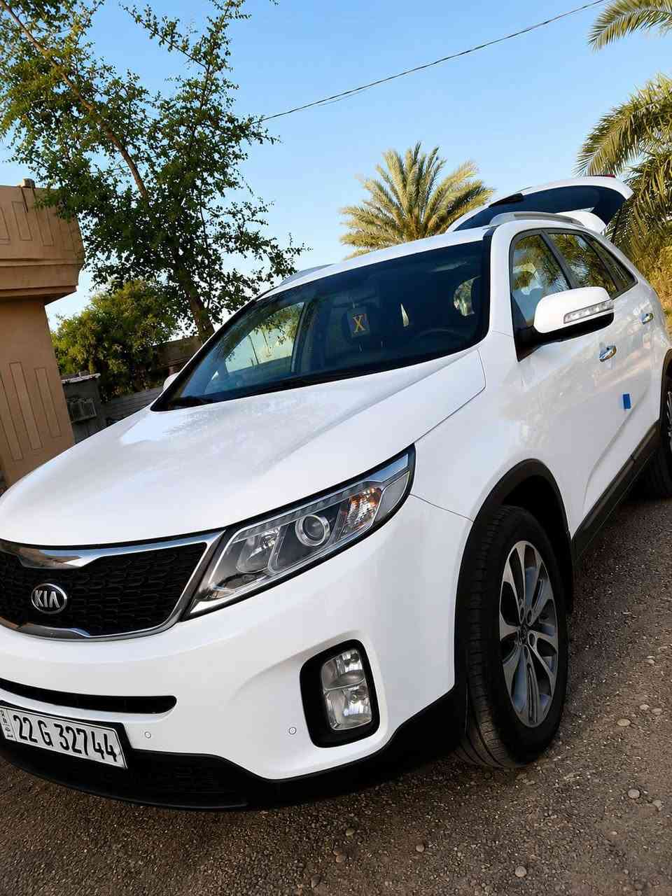سورنتو موديل 2014 خليجي
محرك 2400 GDi مكفول هوه والگير 
مكفوله من الصبغ 
بارد بسيط بالجاملغ الخلفي ورصعه كلش بسيطه بالبنيد تجي وتشوف بعينك 
تشغيل بصمه وأبواب كذالك 
يدات نيكل 
بردات خلفيه
شاشه وكامره 
حساسات خلفيه 
مري شفط
اشاير بالمري
تختم تاير 
صدر جديد
سبعه راكب
تبريد تلث قطع ثلج 
مكاني بغداد التاجي 
السعر 145 وبي مجال بسيط 
رقم الهاتف /***********
