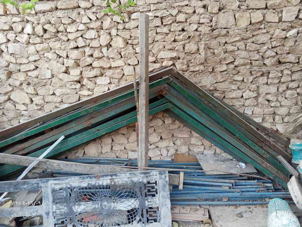 سلام عليكم
جادر كامل قماش وحديد + ١٥ ميز حديد للبيع ( تفيد ابو مكتب ) للإستفسار 
***********
