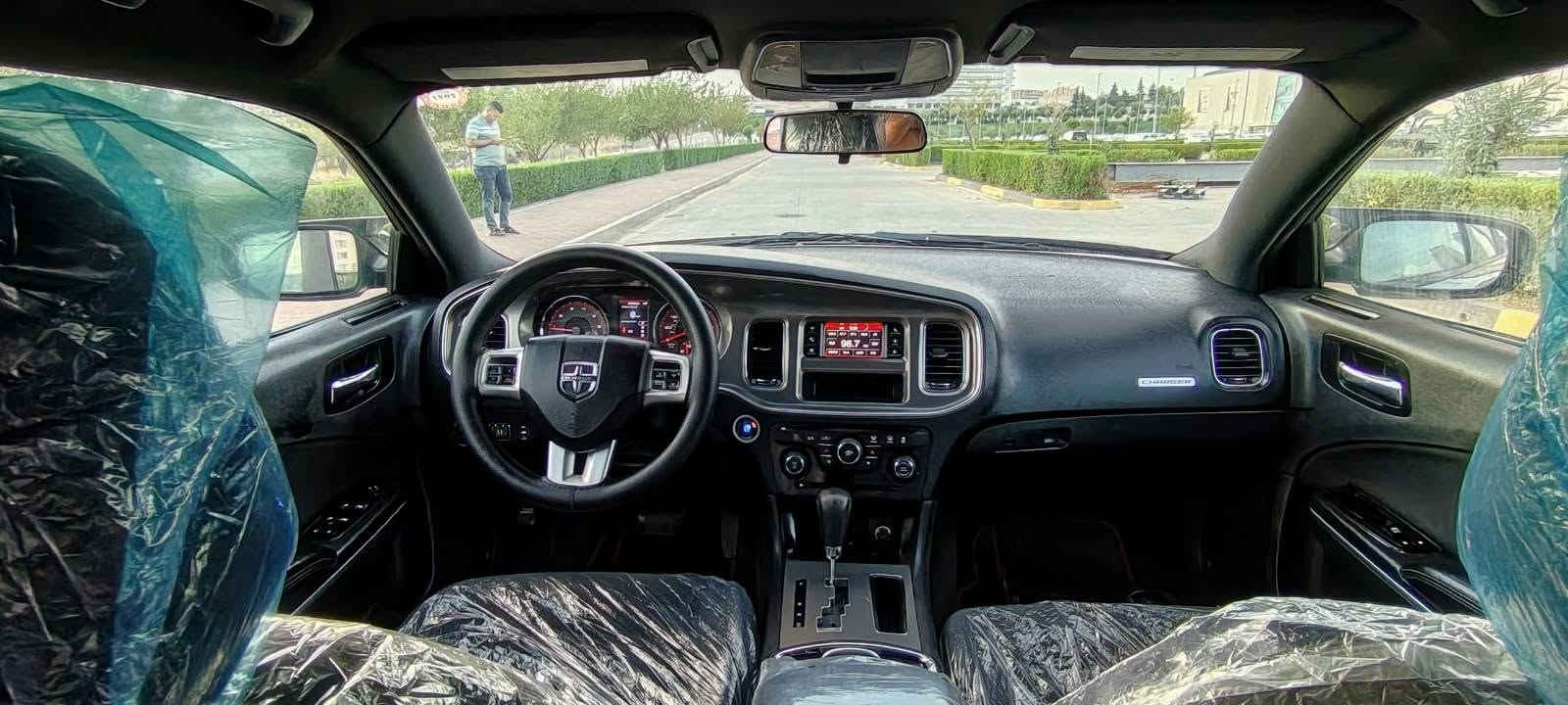 جارجر SXT • ٢٠١١ • ماشي ٢٧٠