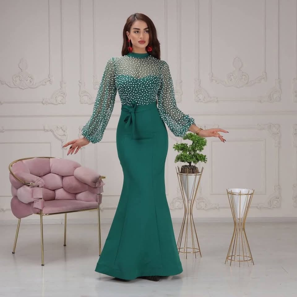 فساتين السعر مع التوصيل 25
للحجز مراسلة الصفحة او واتساب ***********

