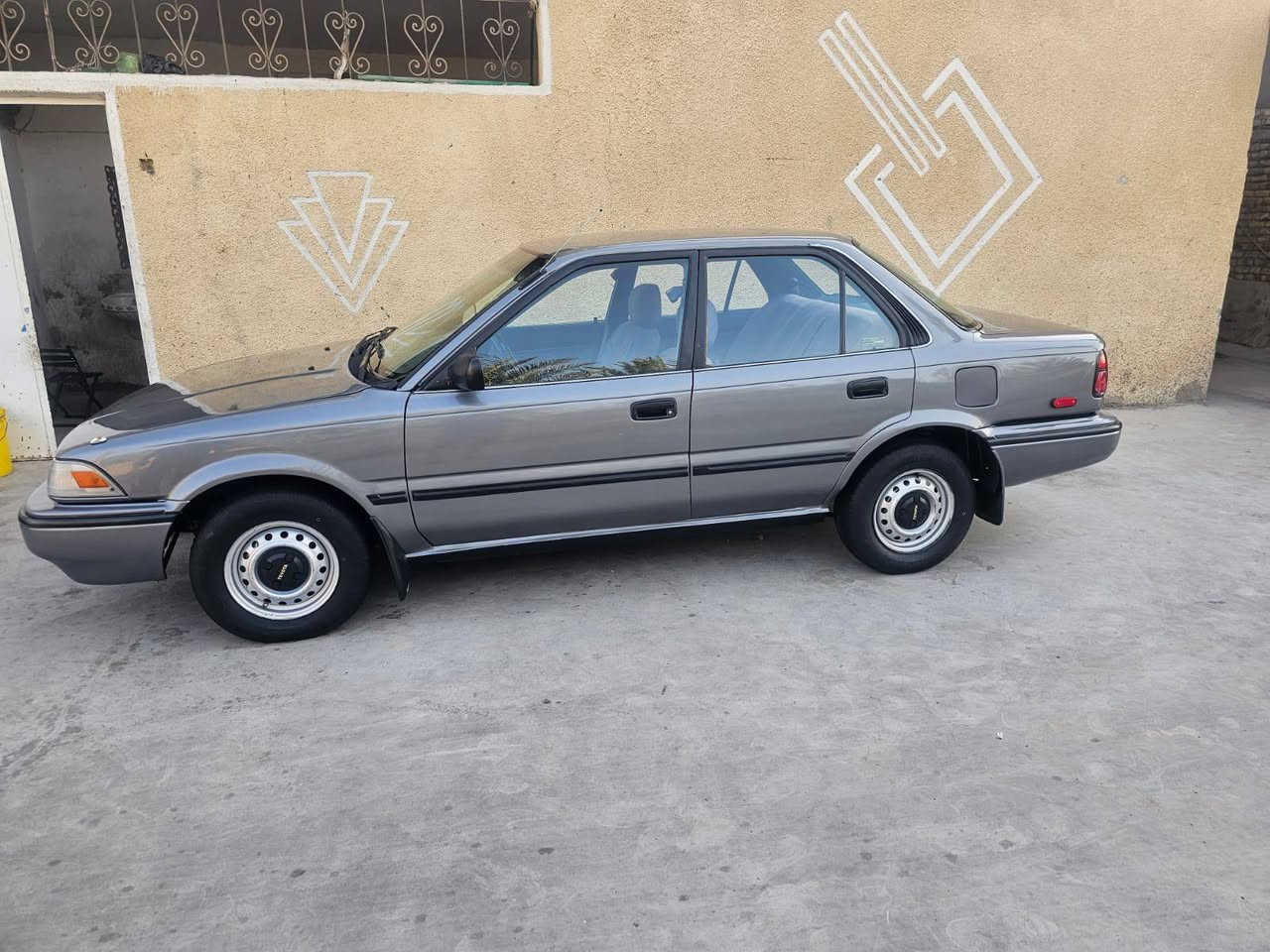 سلام عليكم كورلا مديل 90 يسره بلاد وارد امريكي سياره جاهزه تخم تاير حداديه جديده بطنه جديده تبريد شغال مكينه وكير وتبريد ومشط حاويه جديد سياره متعوب عليه مال جناي صبغ عام جماليه فقط رقم نبار بسمي نكليزي سعره 48 بيه مجال المكان واسط نعمانيه غير متواجد عل فيس ستفسار ***********.      ***********
