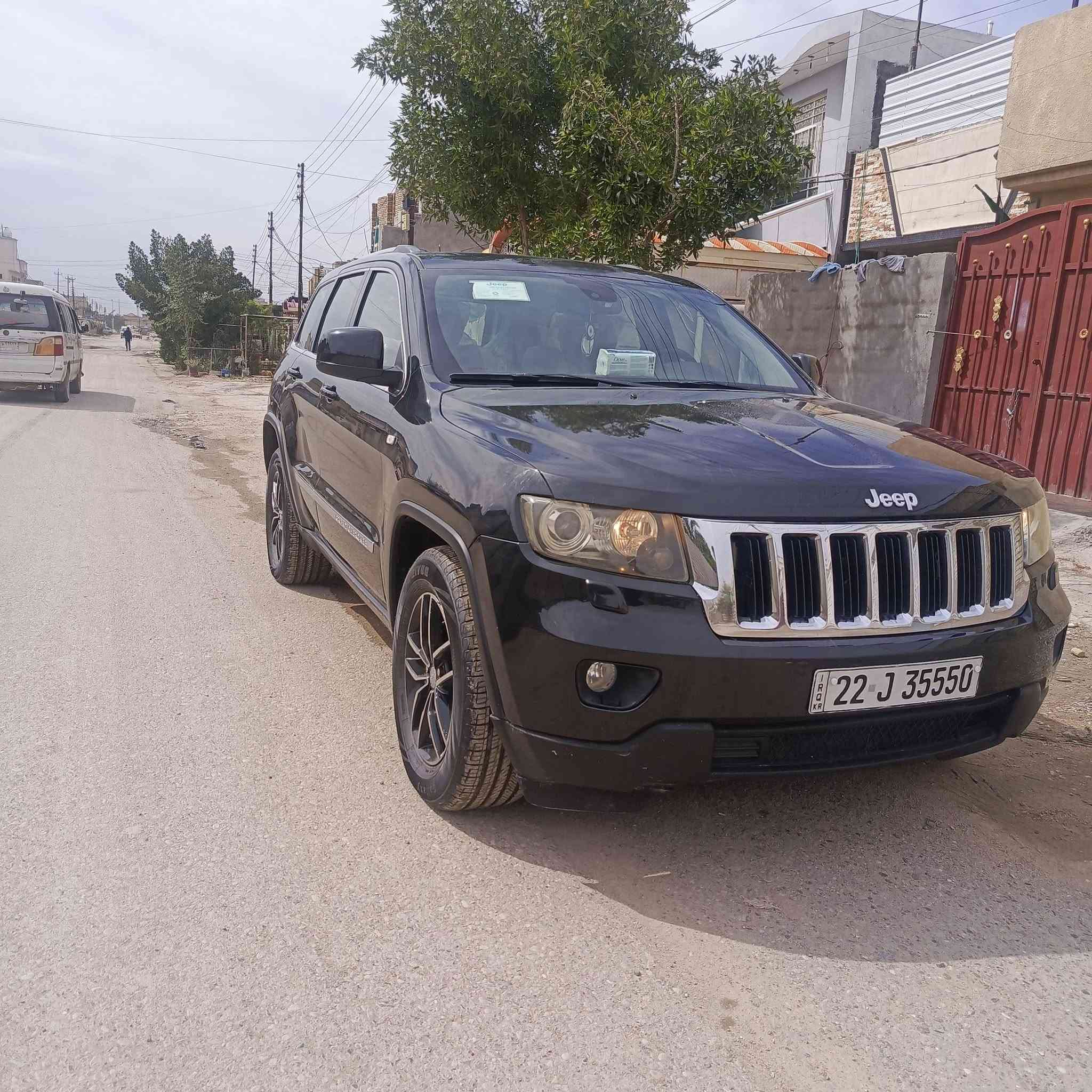 السلام عليكم 
جيب لاريدو موديل ١٢ خليجي موصفات فتحه وجلد وشاشه ومودات قياده وفور ويل كشنات كهرباء  بيها باب وجاملغ صبغ بدون حادث ايرباكات سليمه سياره جاهزه تخم تاير تبريد صدر امامي خلفي كله جديد دسكات وفلنجات جدد بنكه خليجيه جديده سعرها ١٣٠ وبيها مجال بيع او مراوس ب جارجر لو اوباما مكنها بغداد العبيدي رقم اربيل بأسم عربي تحويل مباشر للاستفسار ***********
