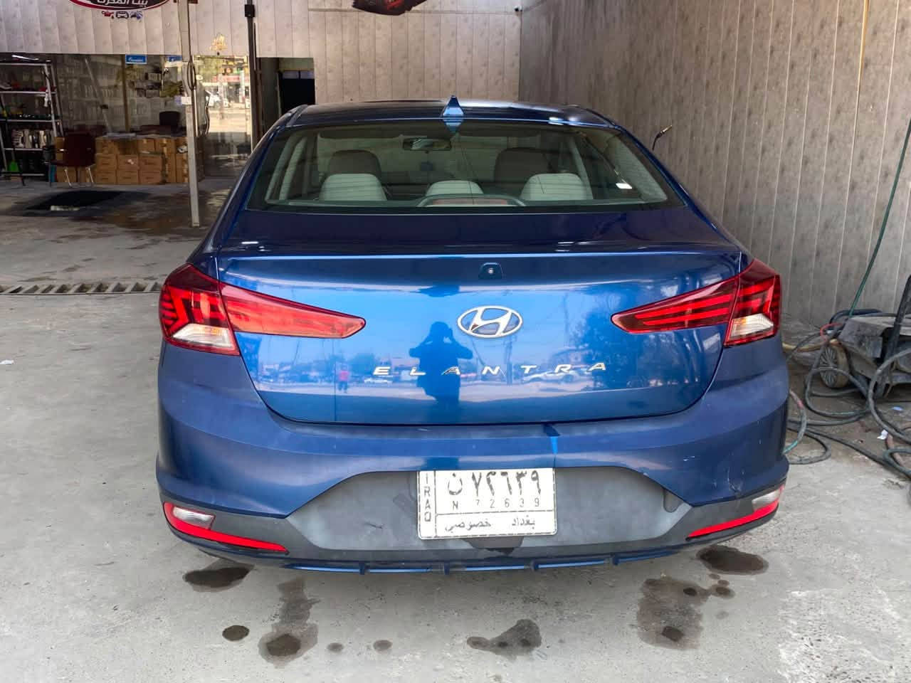 السلام عليكم
Elantra 2019 النترا
 وارد امريكي (كلين) كفالة عامة حادثها دعاميه خلفيه فقط
 بارد قليل جدا في الباب الخلفي والجاملغ الخلفي 
الايمن اثر شخط فقط وكحلته 
حجم المحرك: 2000دوش 💪🏻
اللون : نيلي
رقم بغداد / مشروع وطني
الإضافات : 

رادار امامي  👈🏻
مانع تصادم بريك ذكي2️⃣
تحديد مسار| : 
مدخلين شحن اوكس 
تبريد بيانو منفصل 🅿️
تدفئة ستيرنك 🔥
نقطة عمياء 🚨
ويل كب 🛞
شاشة تحكم لمس📺
كاميرا خلفية دوارة 🚥
حساسات اطارات 🛞
مثبت سرعة Cross
نضام قيادة ذاتية🚘
سياقة ذاتية
3انضمة قيادة 
شاشة اعطال 
تخم تاير جديد
ادامة جديدة 
السياره نظيفة جدا يشهد ربي
 اني جانيها وعلى ايدي
للتواصل 
***********
