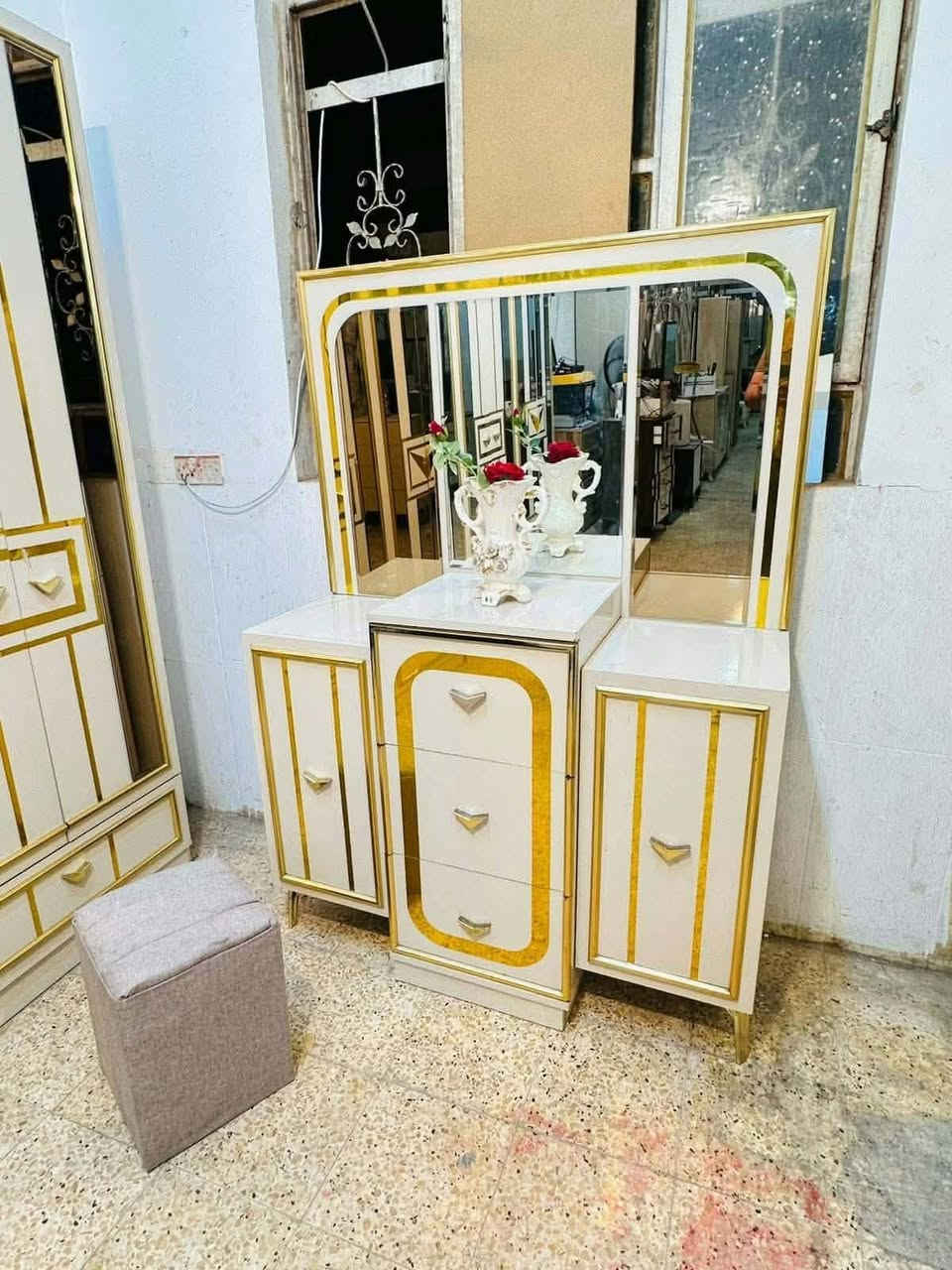 للبيع • غرفة نوم • إشارة