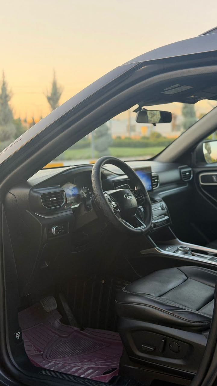 فورد إكسبلورر XLT 2020الموديل: Ford Explorer XLT
سنة الصنع: 2020
المحرك: 2.3 لتر EcoBoost
عدد السلندرات: 4 سلندر
القوة: 300 حصان
الگير: أوتوماتيك 10 سرعات
الدفع: خلفي RWD
الوقود: بنزين
 مواصفات فول عدا بنوراما 
الشاشة
كاميرا خلفية
حساسات اصطفاف خلفية
نظام Ford Co-Pilot360 للسلامة
نظام المحافظة على المسار
تحذير النقطة العمياء
فرملة طوارئ أوتوماتيكية
إضاءة LED
ماشيه 62 ميل 
باب خلفي كهربائي
3 صفوف مقاعد
الضرر/ سطحي خفيف قطعتين صبغ وباب سكن بيه بارد 
رقم سليمانية تحويل مباشر
السعر ٢٣٠ ورقة وبيها مجال بسيط ان شاء الله
الهاتف ***********
العنوان ديالى بعقوبة
