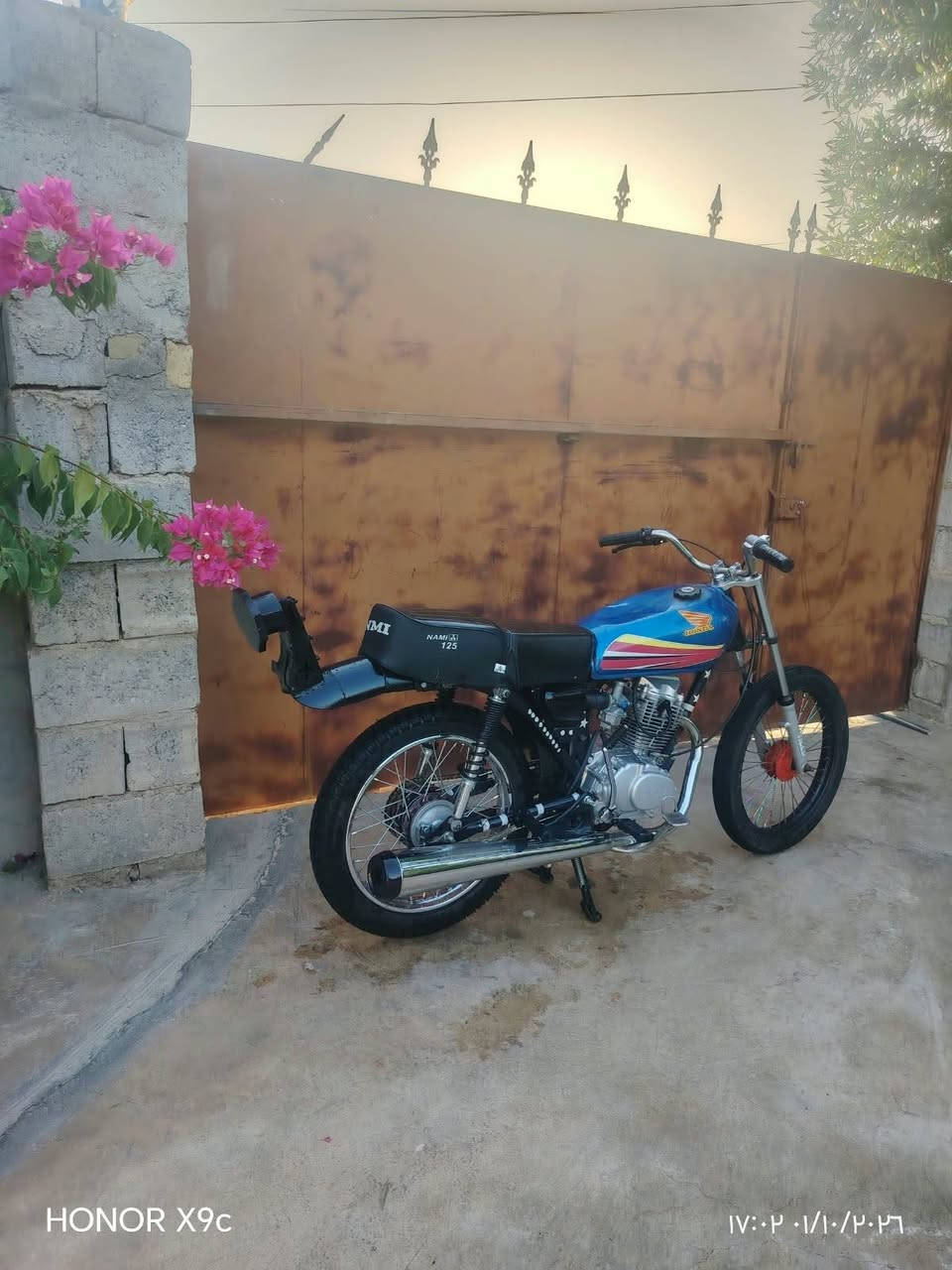 سلام عليكم نامه  شلامجه للبيع موديل 23اصلي كله درجة شلعه ومعدل دراجه كدام عينك تجي تفحص و تكلب كامله اي نقص ما بيها لا تنقص لا تبخر +دراجة كلك سعر ب425 وبيها مجال قليل حك جيه  رقمي ***********

نص مكتوب في الصور:
- HONOR X9c 17:02 2026/01/01
- HONOR X9c
- ١٧:٠٣ ٢٠٢٤/١٠/٠١
- ۱۷:۰۲ ۰۱/۱۰/۲۰۲۶
- ١٧:٠٢ ٠١/١٠/٢٠٢٦