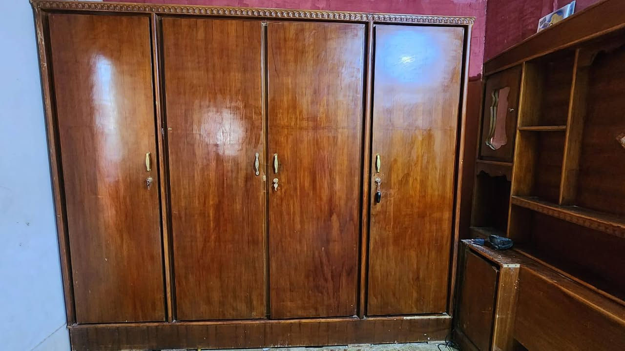 سلام عليكم. غرفه تركيه اخت الجديده. للبيع. السعر 800 وكنتور صاج150 مكانهن ناحيه العامريه.‏‪***********‬‏
