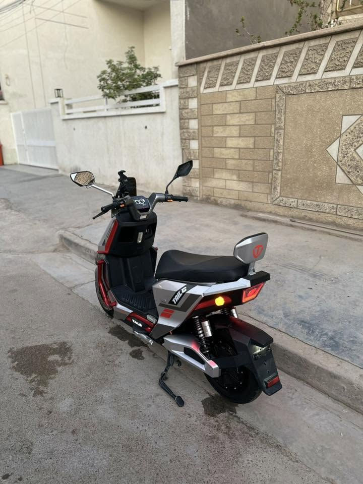 للبيع دراجه تايلج T73 باتريات مصطره 6 عل فحص ملف 2000 السرعه 80 حقيقي تمشي 60/70 كيلو بيه نضام البارك ونضام R ومثبت سرعه دبل إشاره وبعد بيه هواي موصفات بيه كسر بصيط بل كفر الخلفي نضافت الكفر ٪؜80 السعر 950 وبيه مجال قليل العنوان بغداد حي الجهاد ***********
