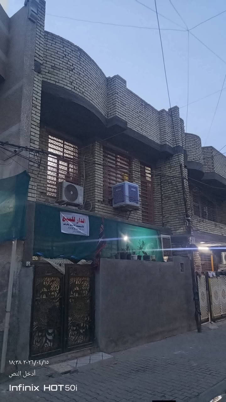 بيت 100 للبيع يحتوي على الطابق الأرضي استقبال حولي، مطبخ،حار ومطبخ،بارد غرفه،بداخله منور حمام  الطابق الفوك، 3غرف وحمام ‏‪***********‬‏. استفسار اتصل، وبلخدمه بي واتساب قرب شارع ابو الدهن
