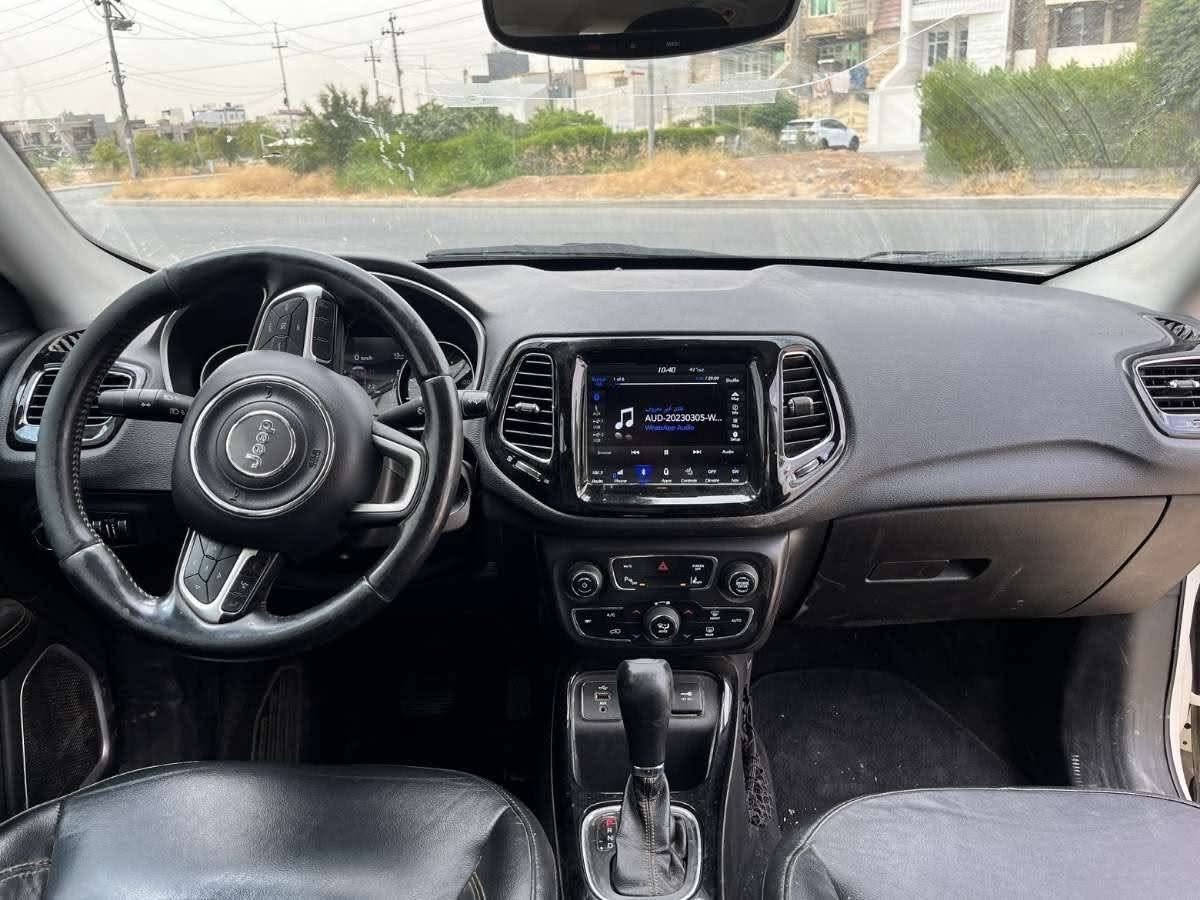 فرۆشتنی سەریع 
جیب کومپاس ٢٠١٨ فول مواصفات
بونید و پشت و جاملغ صبوغە بێ ناوگرتن
گیر و مەکینە بەشەرت بێ عەیبە
سەیارەکە توند و تۆڵە و ڕەقە و تەقەی نیە
ژمارە سلێمانییە
ناونیشانی لەهەولێرە
سعر، ١٠٧گڵا و معامەلە
***********
