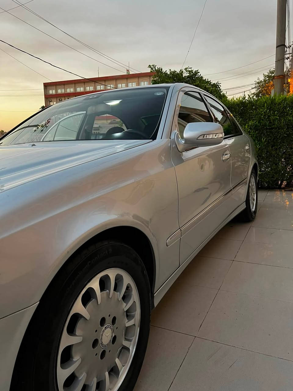 سلام و عليكم للبيع مارسيديس E200 kompreserموديل 2008 بدون صبغ او ذربة كلشي بشرت سيارة فتعة بردات كهربايى حساسات فول مواسفات avandgard كلشي بشرت مكان اربيل سعر ١٢٥ بى مجال ***********
