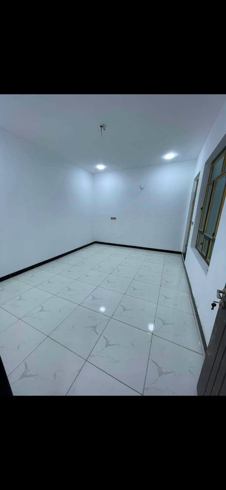 السلام عليكم 
بيت للبيع في حي الجهاد منطقه ديوان المخابرات 
مساحه البيت ١٥٠ متر  واجهه ٦ ونزال ٢٥ 
يحتوي البيت على 
٤ غرف نوم 
٢ حمام 
وصاله ومطبخ وكراج 
للاستفسار اتصل على الرقم التالي 
*********** ❤️ابو مرام
