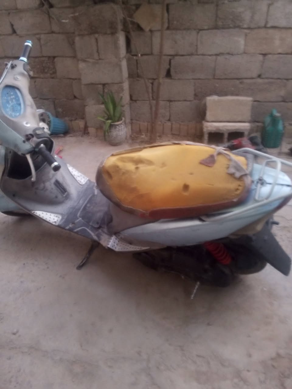 سلام عليكم ماكس لبيع سعر 300 دراجه شغاله كلهه بس شغلات بسيطه كلش هاذه. رقمي***********بي واساب  خاص مفتوح
