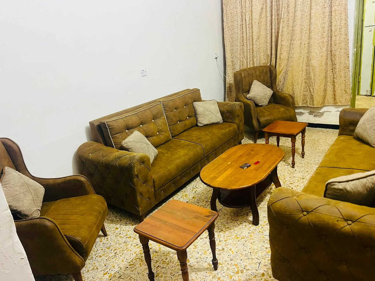 السلام عليكم تخم ٨مقعد بدون اي ضرر مع سيت طبلات صاج سعره ٢٩٠مكان مدينة الصدر مستعجل علا بيعته واتساب***********
