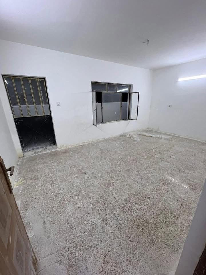 بيت ركن مساحه 300متر يحتوي على 10غرف نوم متحدث بالجديد موقعه راقي يؤجر اي نشاط تجاري للاستفسار ***********ارام للاستثماروالتطوير العقاري

