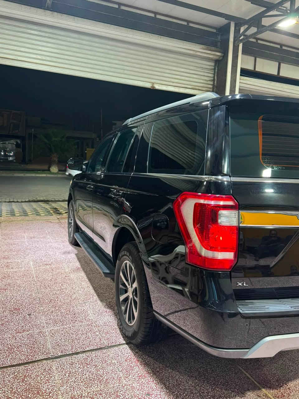 🚘 للبيع فورد إكسبدشن

🔹 الموديل: 2019 وكالة القاصد مكفولة
🔹 النوع: Ford Expedition
🔹 المحرك: تون تيربو  ايكو بوست يعني (صاروخ ارضي)
🔹 السيارة نظيفة ومرتبة
🔹 استخدام شخصي
🔹 الفحص حاضر للجادين
🔹 السيارة جاهزة للاستخدام وما تحتاج شي

🔹الرقم بغداد انكليزي بأسمي 
🔹الموصفات 
اوتو ستوب 
عدسه زينون بلاد 
3 قطع تبريد ثلج 
بصمه + تشغيل عن بعد 
تحكم كهرباء 

💰 السعر: ٢٩٥٠٠$ يعني دفترين وتسعين 
📍 الموقع: النجف الأشرف

📞 للاتصال والاستفسار: [***********]

للجادين فقط،
