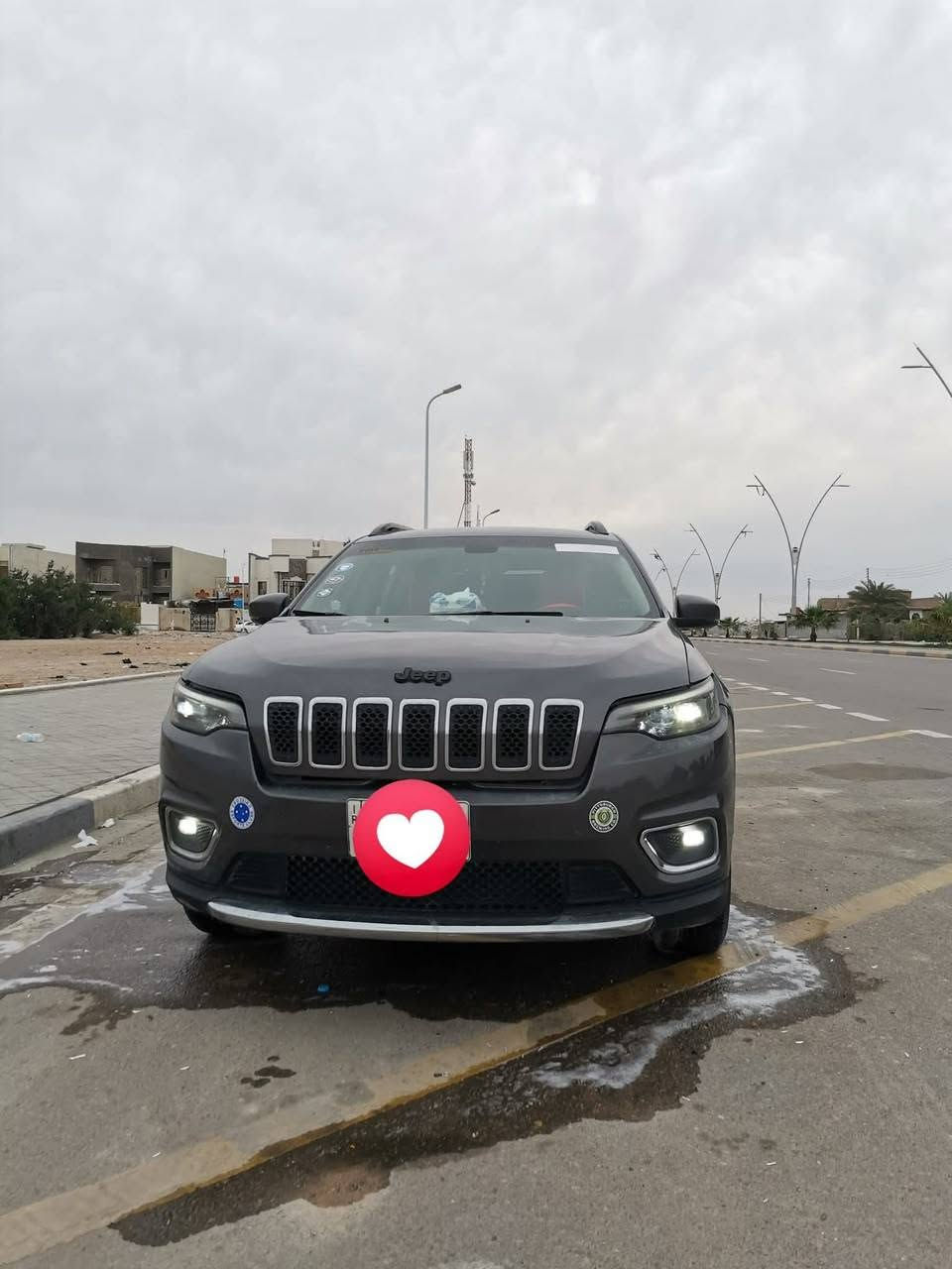 سلام عليكم...
سياره جيب بزون مديل 2019  مكينه 6 سلندر سياره جاهزه من كلشي كير مكينه جديده حداديه تخم تايرات تبريد كشنات كهربائيه صندوق كهربائي تشغيل عن بعد دفع رباعي فورويل مابيها اي نقص.. فقط البنيد والباب مال سايق مصبوغ جراد والصوار موجوده مال جراد... المكان البصره.
الاستفسار ***********
