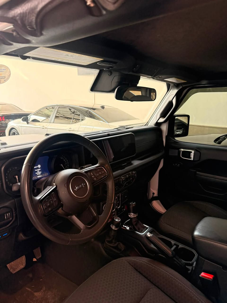2024 JEEP WRANGLER, RUBICON 4XE
السيارة بدون صبغ 
سقف بانوراما 
ماشية / 28.000mi
السعر / 35.000$
الهاتف / ***********
رقم الشاصي موجود ويا الصور
