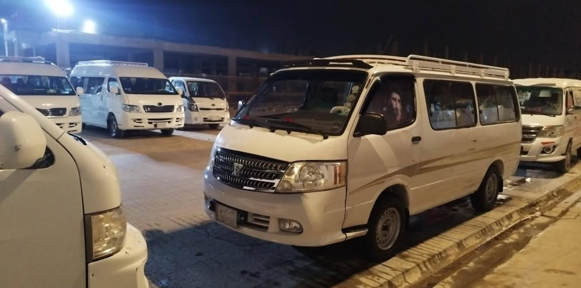 فتون موديل ٩ بسمي رقم نكلزي مصفره من كلش مكينه كير اكسن خيل من الله سياره كله بلاديه سعر ٥٥ شراي ييتصل *********** مكاني نجف حديده تخم تاير وصل خط سياره جاهز علا اخر حبابه رقم بغداد نكليزي شراي يتصل خاص ماكو
