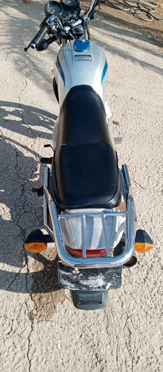 للبيع دراجه دايوان موديل 18 حلوه الدراجه ونظيفه كهربائيات كلها شغاله اوراق اصولي السعر 650 وبيها مجال بسيط محرك ناعم خير من الله مكاني كربلاء غرب الامام عون ***********
