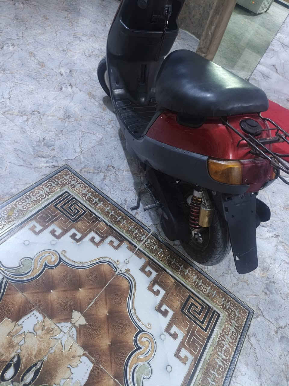 درجة بطة  هندر واحد كهربائية كلهة شغالة نقص باتري  شاصي مكفول شلعة حلوة مابيهة نقص درجة شوكت ماعجبك هنر واحد سعر 200 بيهة مجال مكان كربلاء حولي مية ***********
